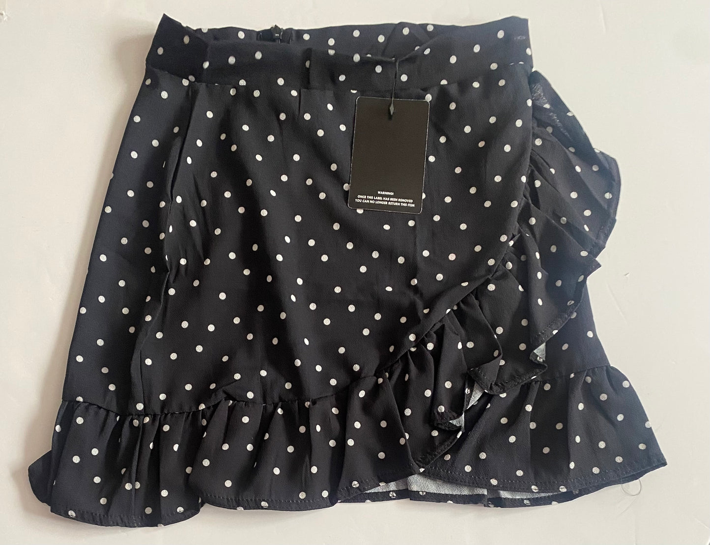 Pretty little thing skirt size 6