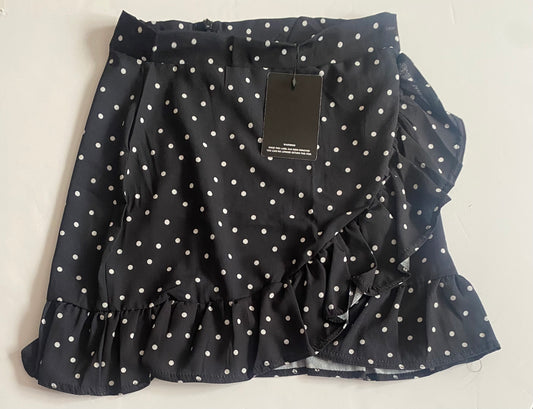 Pretty little thing skirt size 6