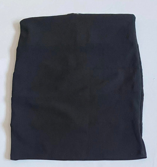 Short black skirt size 4 & 6
