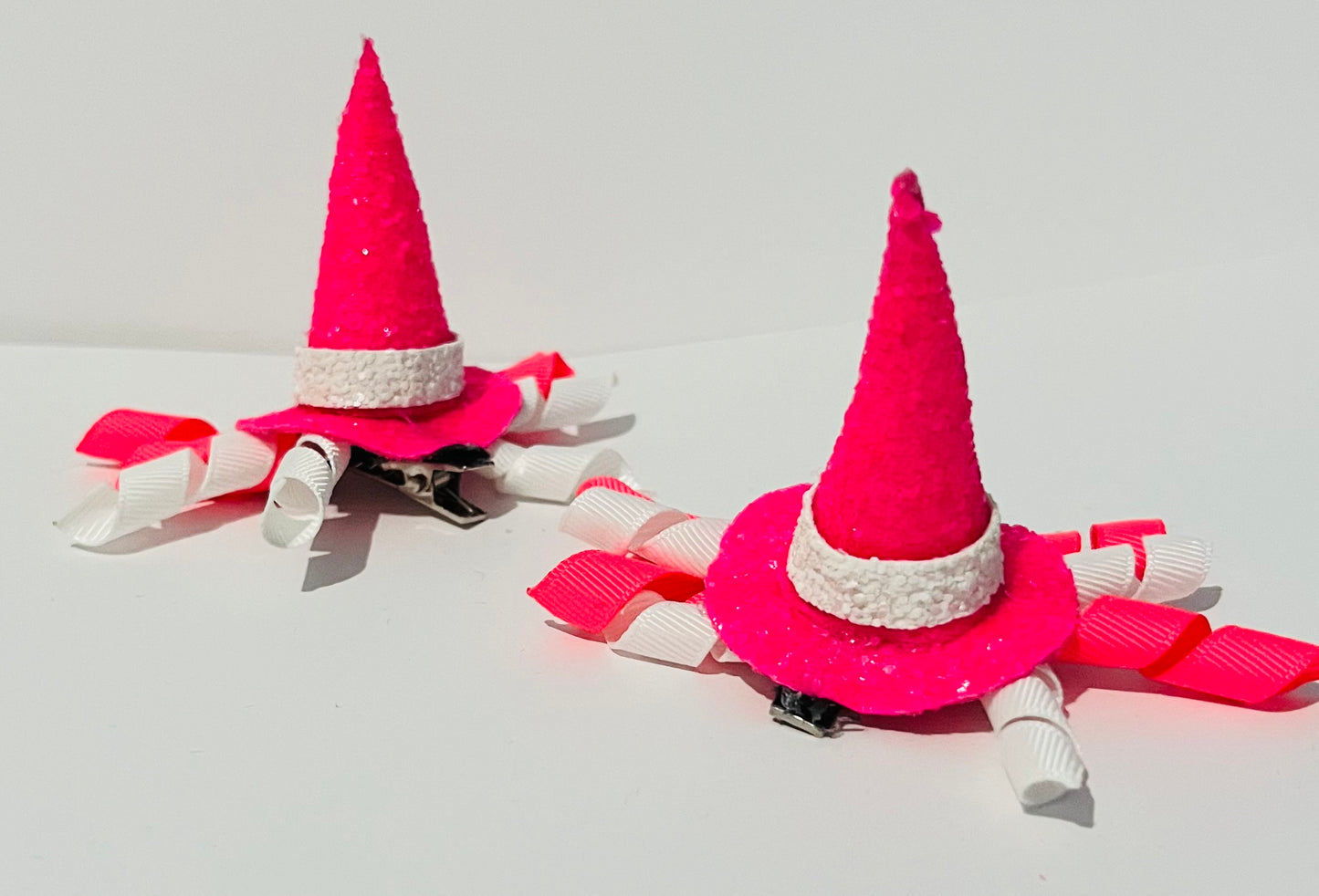 Mini witch hat hair clip