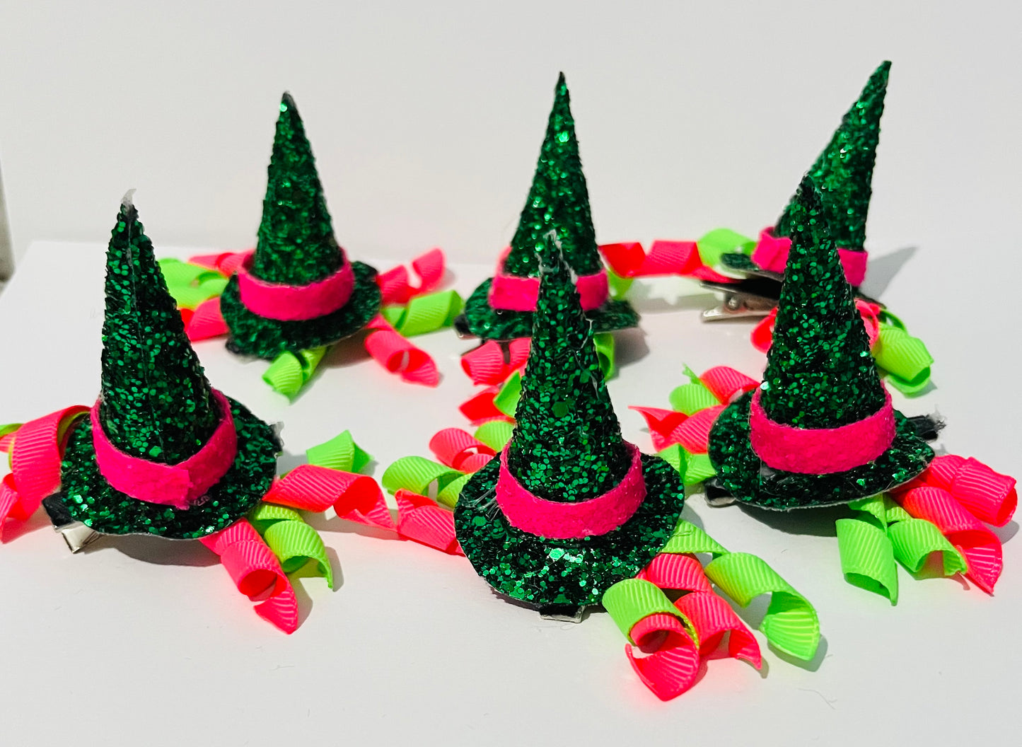 Mini witch hat hair clip