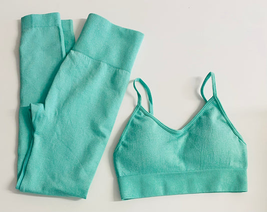 Ladies mint set size small to medium